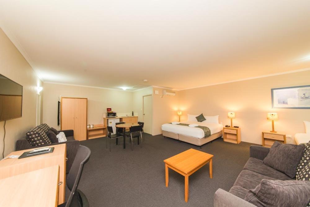 Harbour Sails Motor Inn Gladstone Bagian luar foto