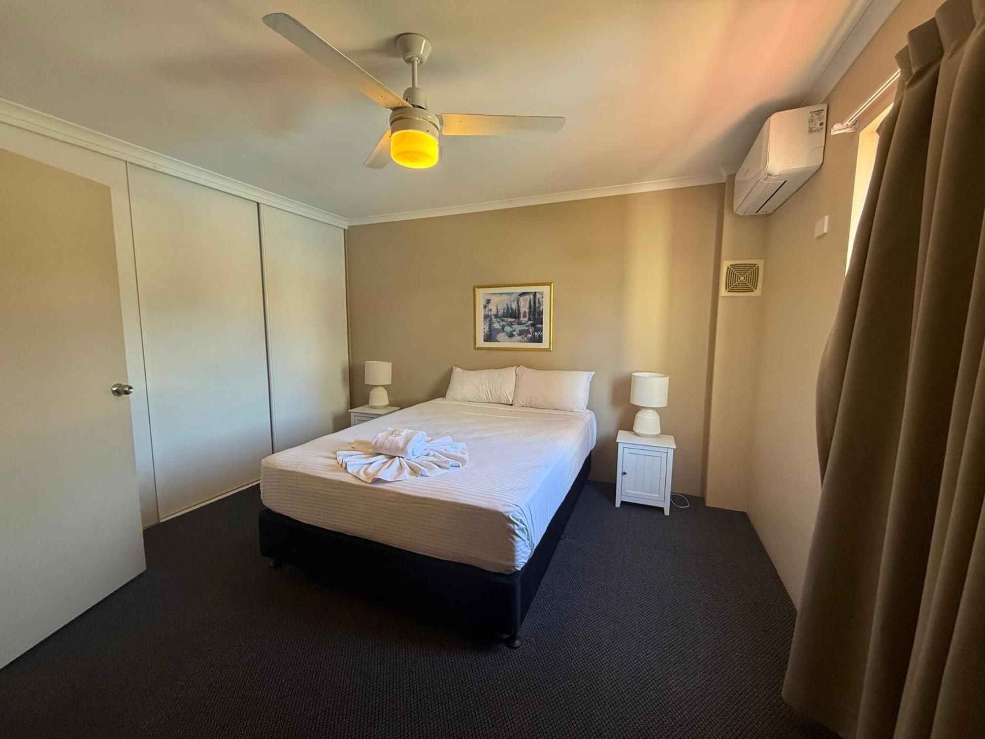Harbour Sails Motor Inn Gladstone Bagian luar foto