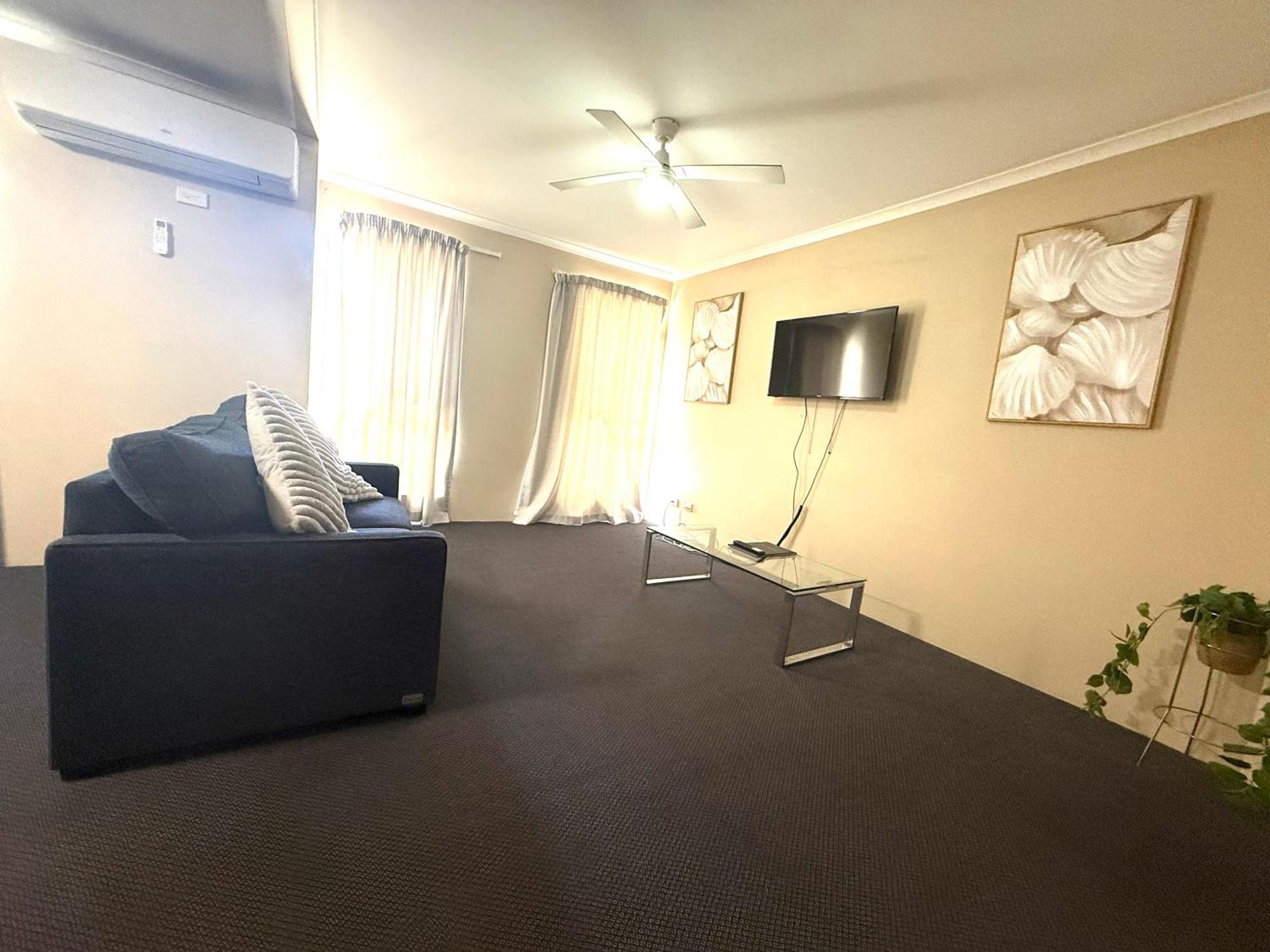Harbour Sails Motor Inn Gladstone Bagian luar foto